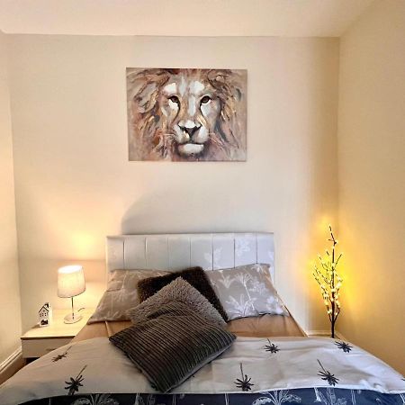 Relax Dotcom Apartment Manchester Bagian luar foto