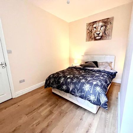 Relax Dotcom Apartment Manchester Bagian luar foto