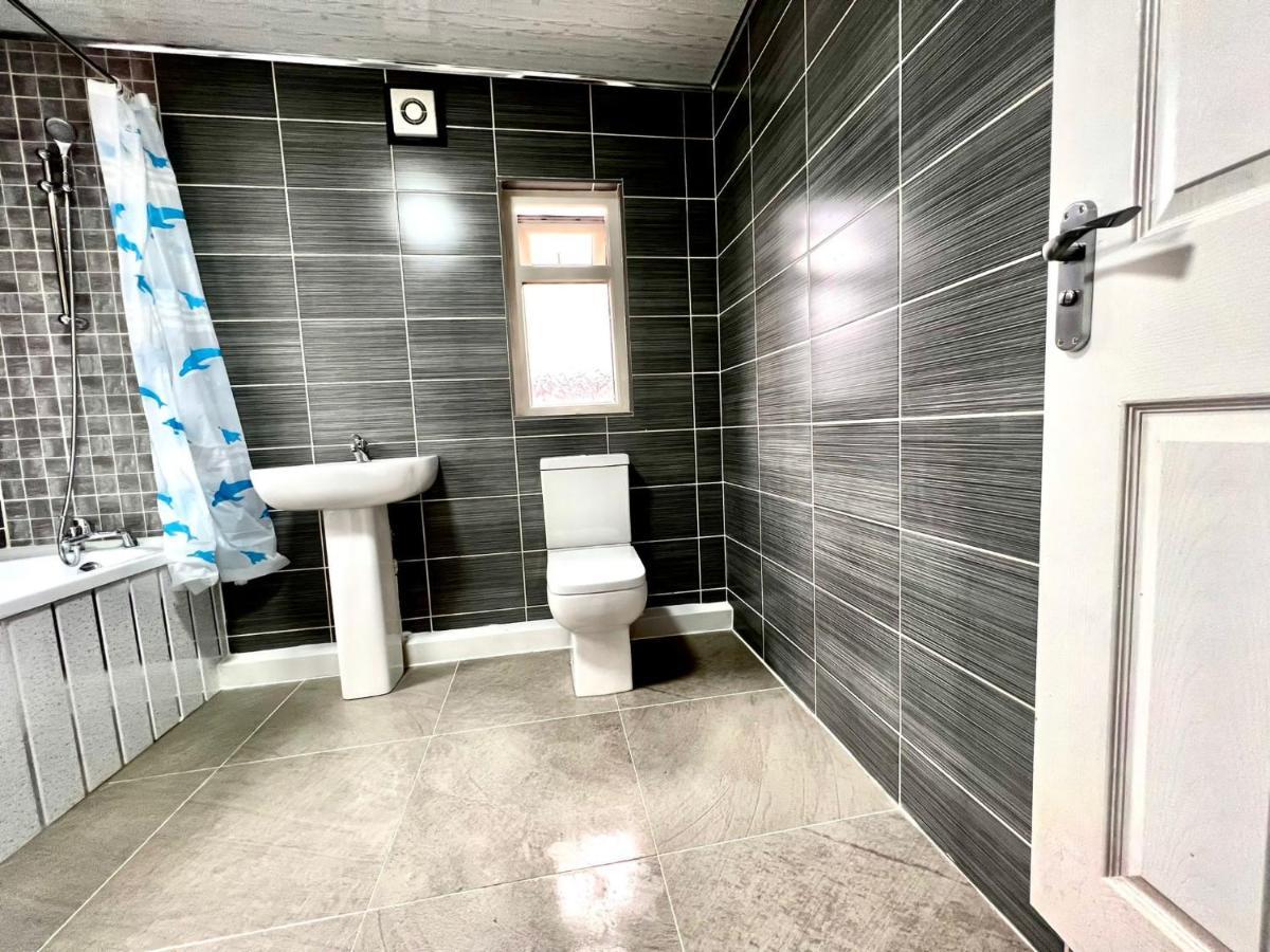 Relax Dotcom Apartment Manchester Bagian luar foto